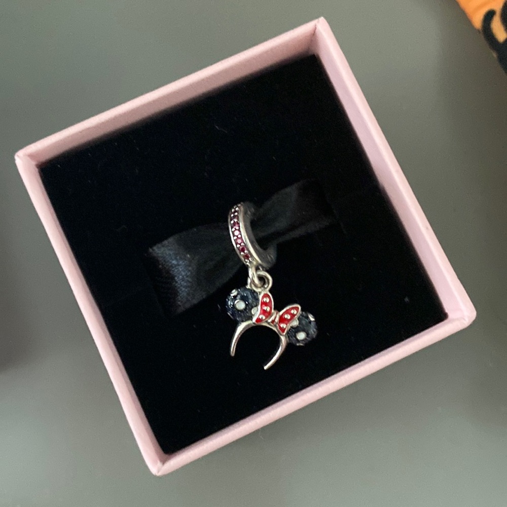 Disneys Minnie Mouse Ears Charm